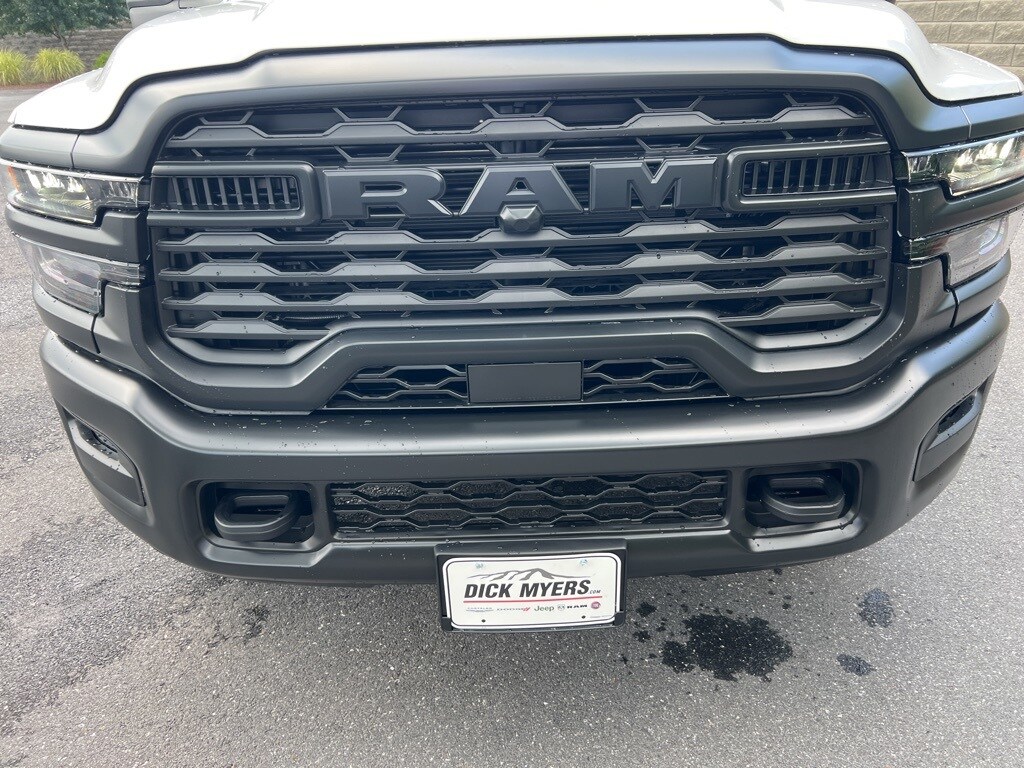 2025 Ram 2500 Tradesman photo 4