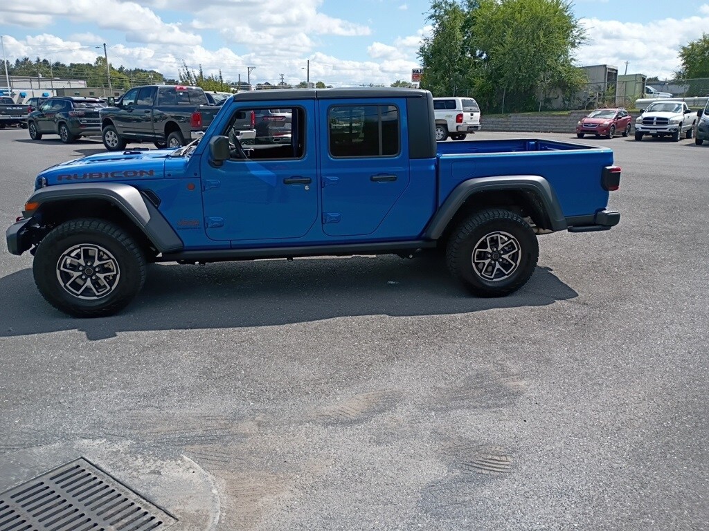 2024 Jeep Gladiator Rubicon photo 3