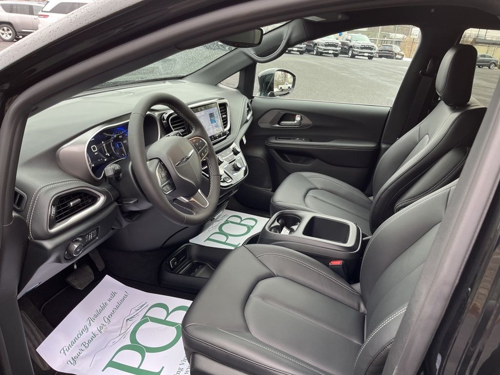 New 2026 Chrysler Pacifica SELECT Passenger Van