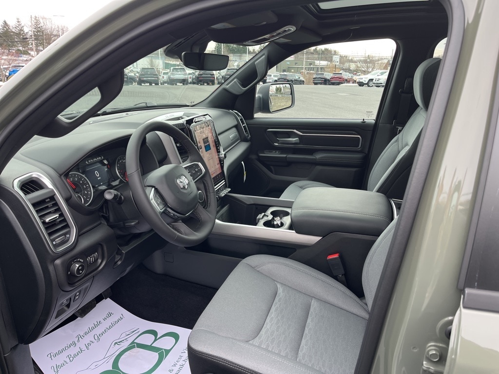 New 2026 Ram 1500 BIG HORN CREW CAB 4X4 5'7 BOX Pickup