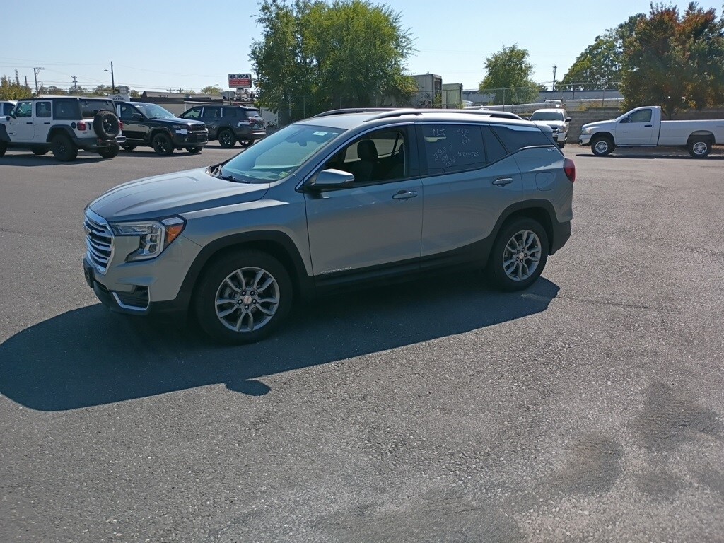 2024 Gmc Terrain SLT photo 3