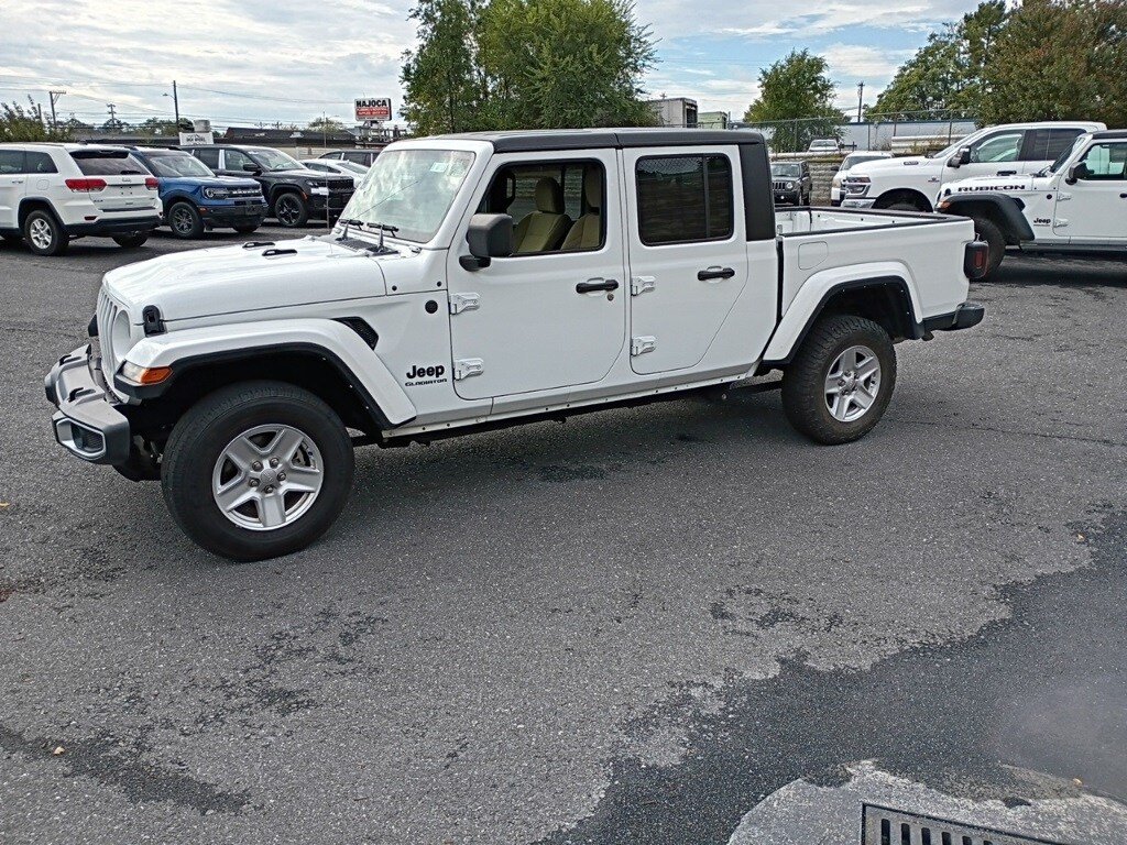 2022 Jeep Gladiator Sport photo 3