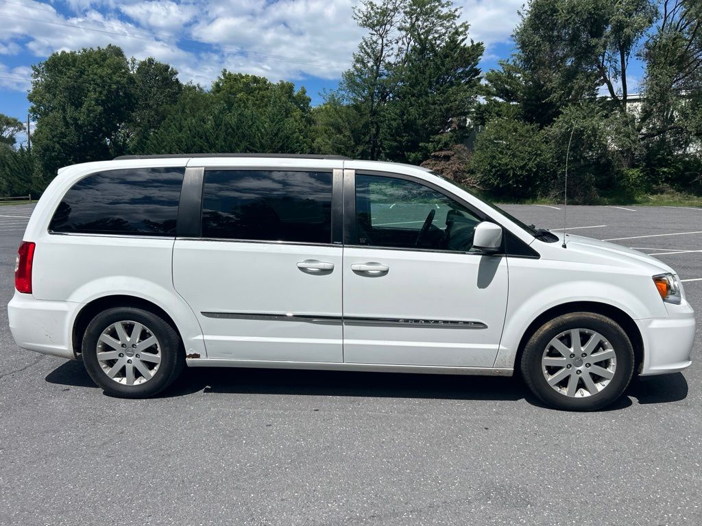Used 2014 Chrysler Town & Country Touring with VIN 2C4RC1BG8ER138915 for sale in Harrisonburg, VA