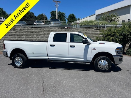 2026 Ram 3500 Tradesman Truck Crew Cab