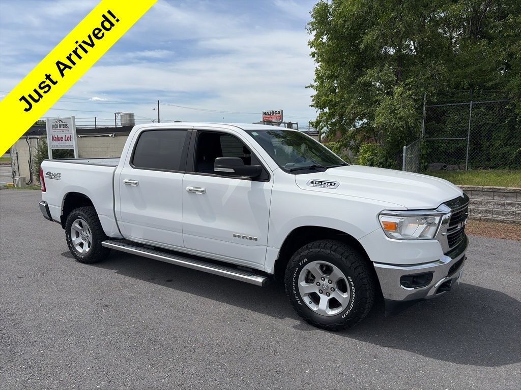 2019 RAM 1500 Big Horn/Lone Star 4x4 Crew Cab 5'7's photo