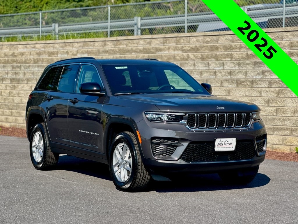 New 2025 Jeep Grand Cherokee LAREDO X 4X4 Sport Utility