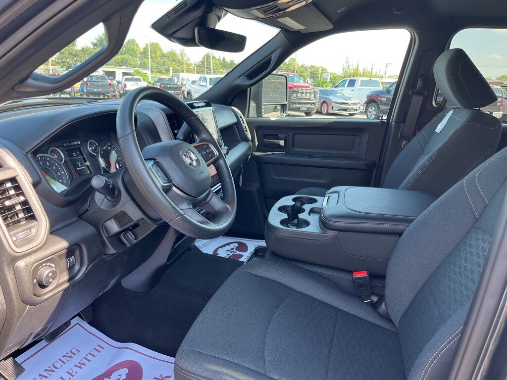 2025 Ram 2500 Tradesman photo 2