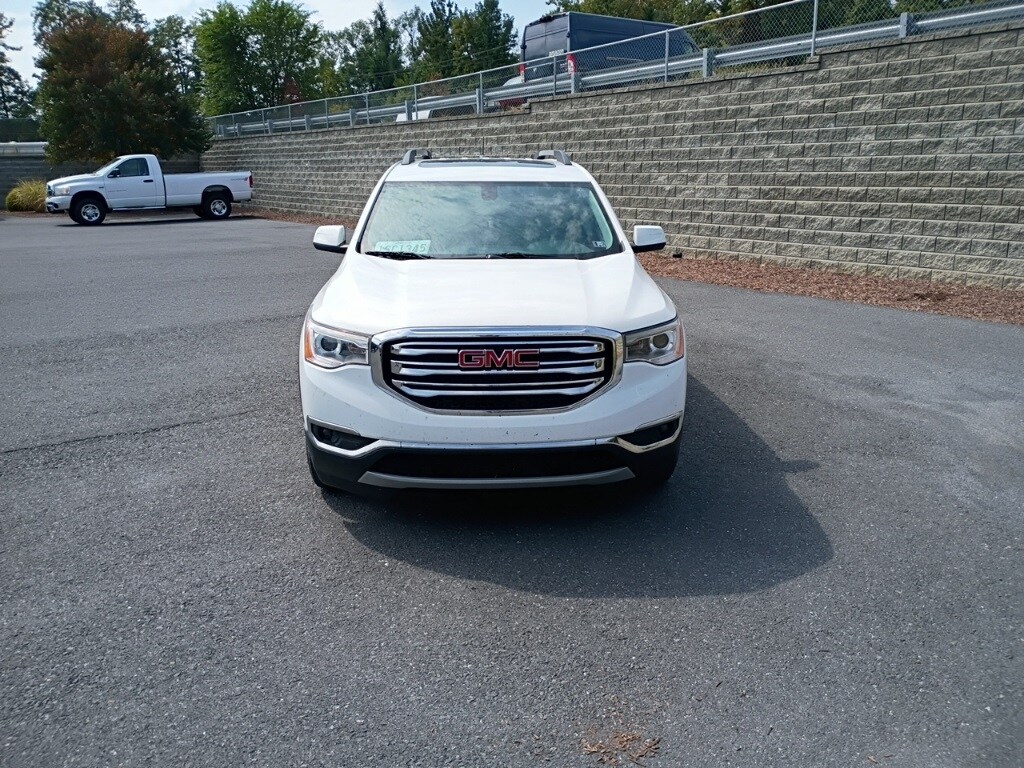 2017 Gmc Acadia SLE photo 2