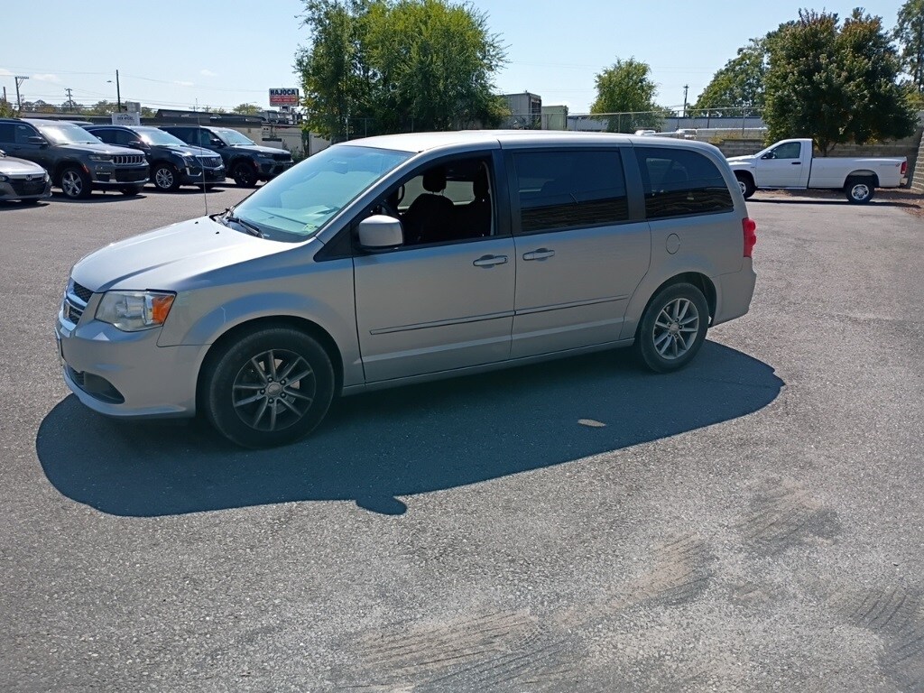 2017 Dodge Grand Caravan SE SXT Express photo 2