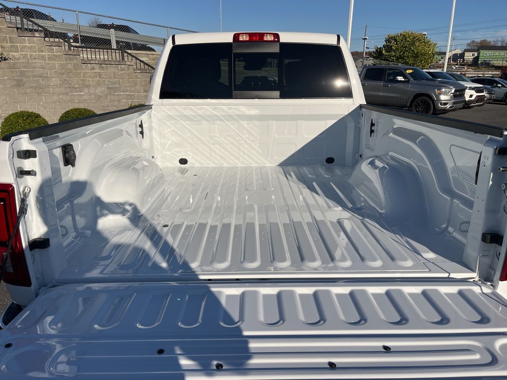 2026 RAM 3500 Big Horn - Photo 16