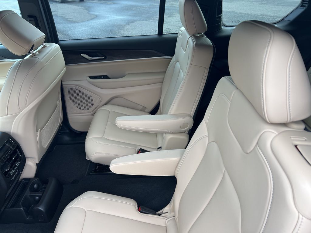 2025 Jeep Grand Cherokee L Limited - Photo 23