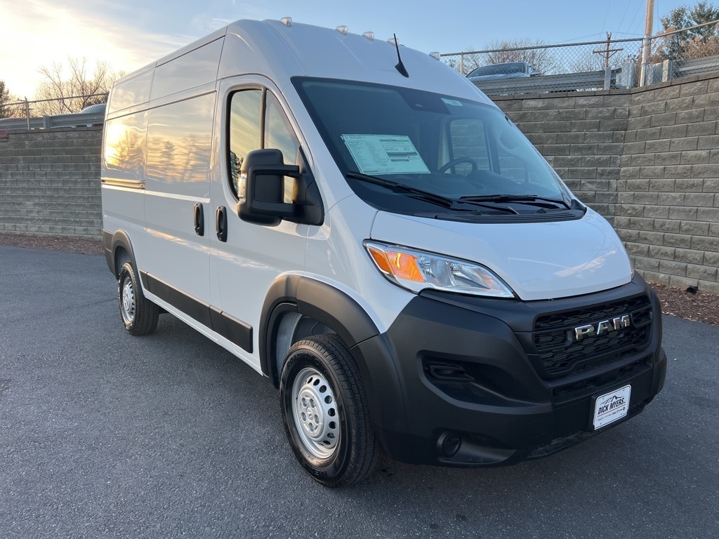 New 2025 Ram ProMaster PROMASTER 1500 TRADESMAN CARGO VAN HIGH ROOF 136' Cargo Van