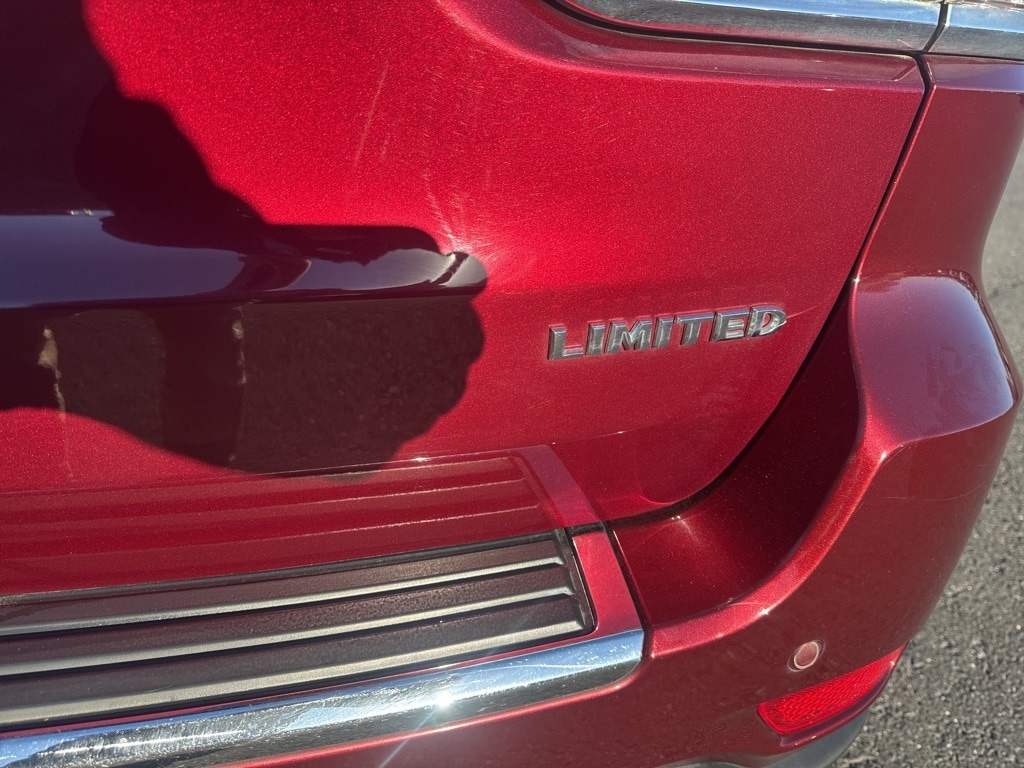 Used 2018 Jeep Grand Cherokee Limited 4x4 SUV