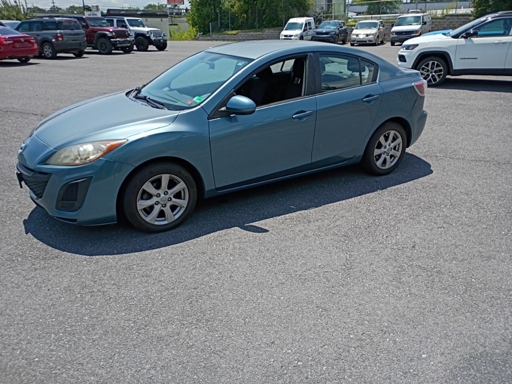 Used 2011 Mazda MAZDA3 i Touring with VIN JM1BL1VF9B1407671 for sale in Harrisonburg, VA