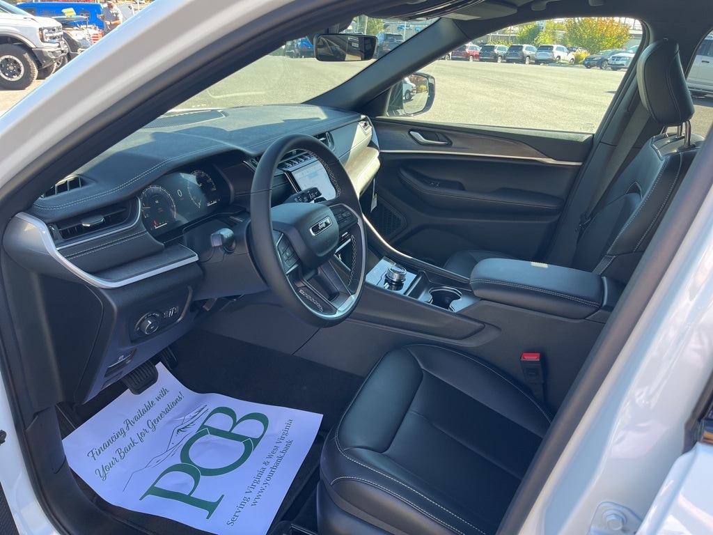 New 2025 Jeep Grand Cherokee L LIMITED 4X4 Sport Utility