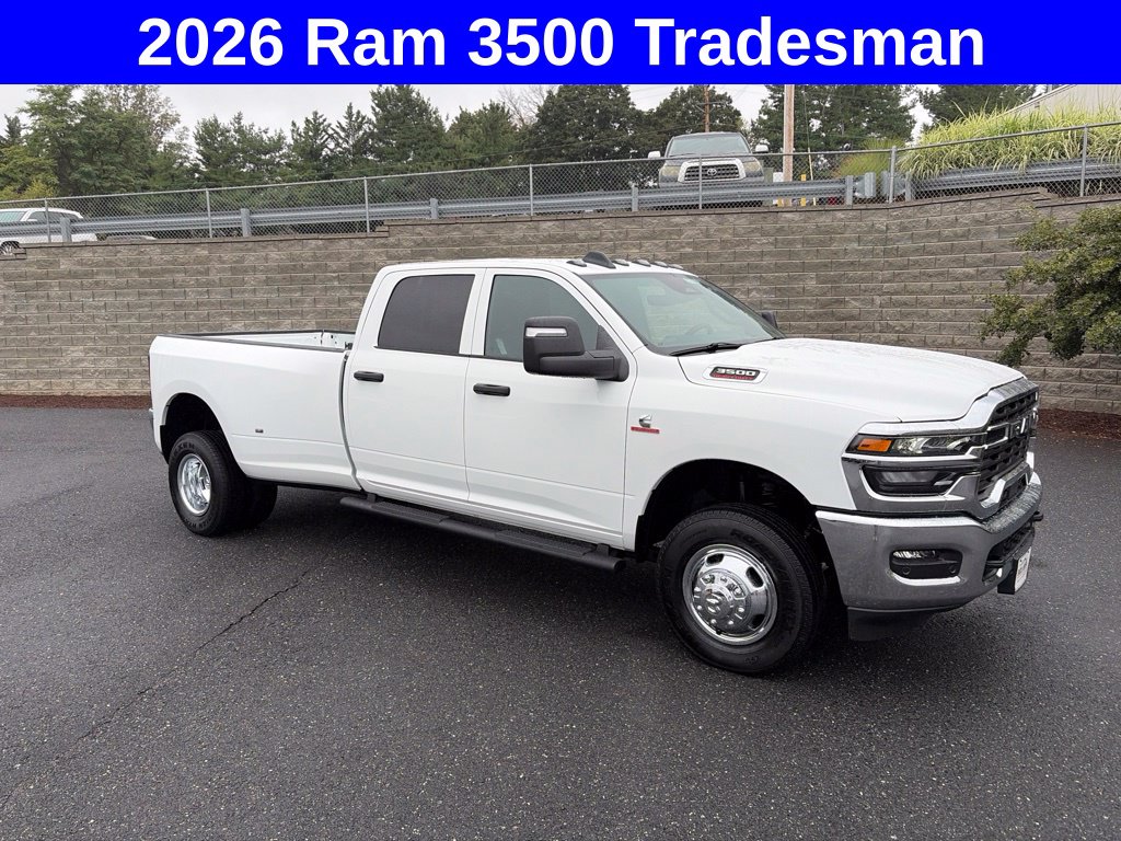 2026 Ram 3500 TRADESMAN CREW CAB 4X4 8' BOX Pickup