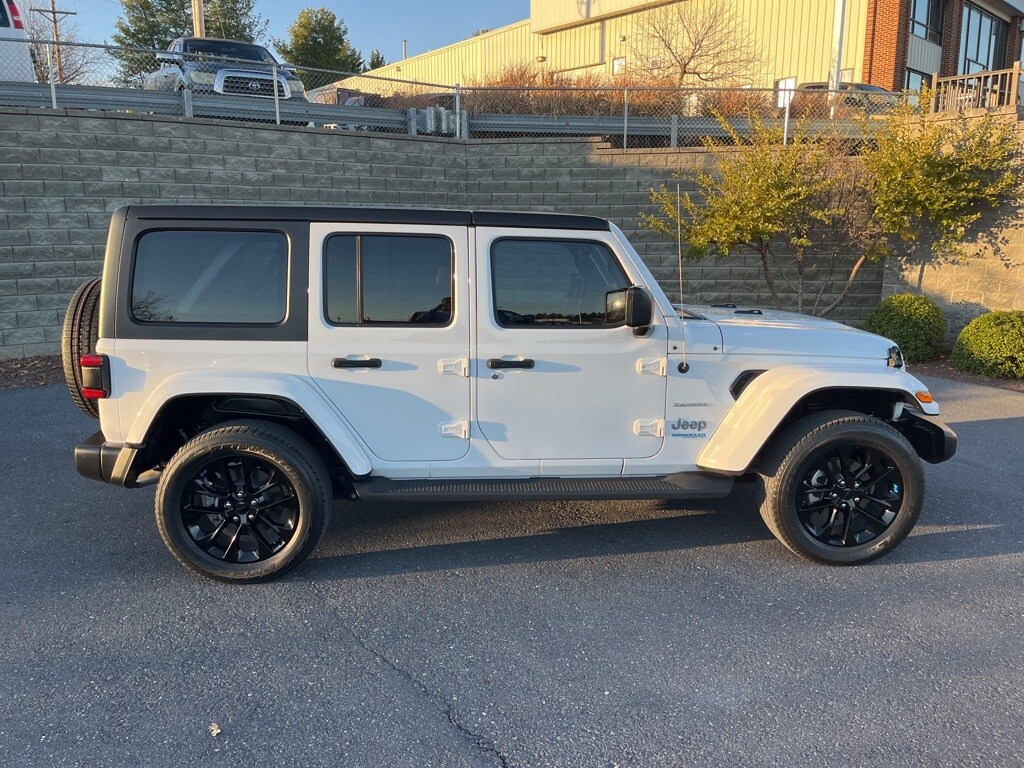 2022 Jeep Wrangler Unlimited 4xe Sahara photo 2