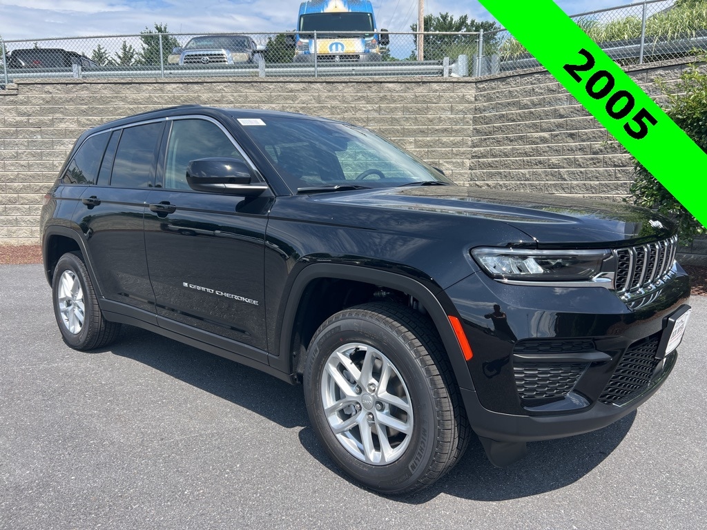 2025 Jeep Grand Cherokee Laredo's photo