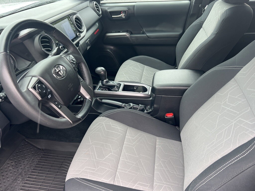 2022 Toyota Tacoma TRD Sport V6 photo 3