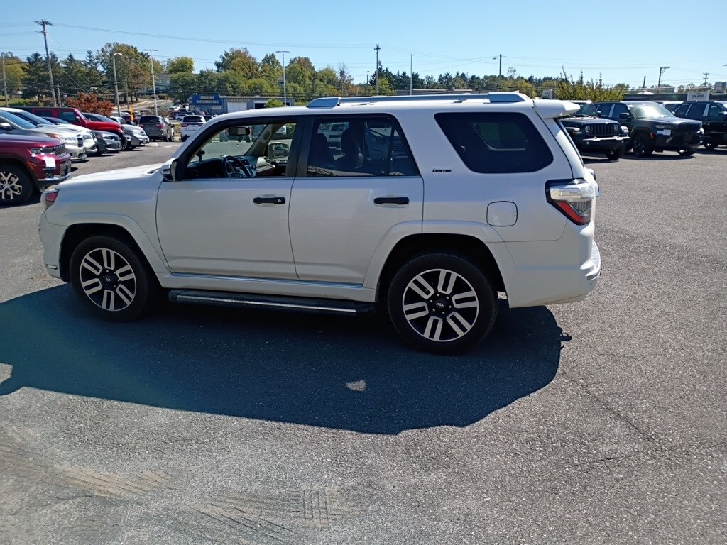 2014 Toyota 4Runner Limited photo 2
