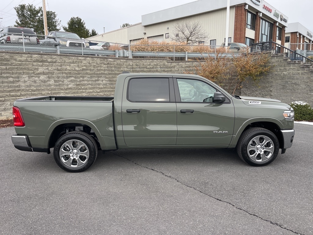 New 2026 Ram 1500 BIG HORN CREW CAB 4X4 5'7 BOX Pickup