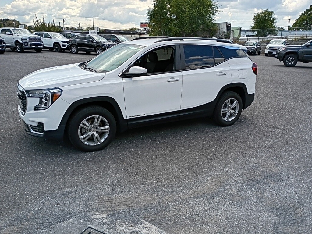 2023 Gmc Terrain SLE photo 3