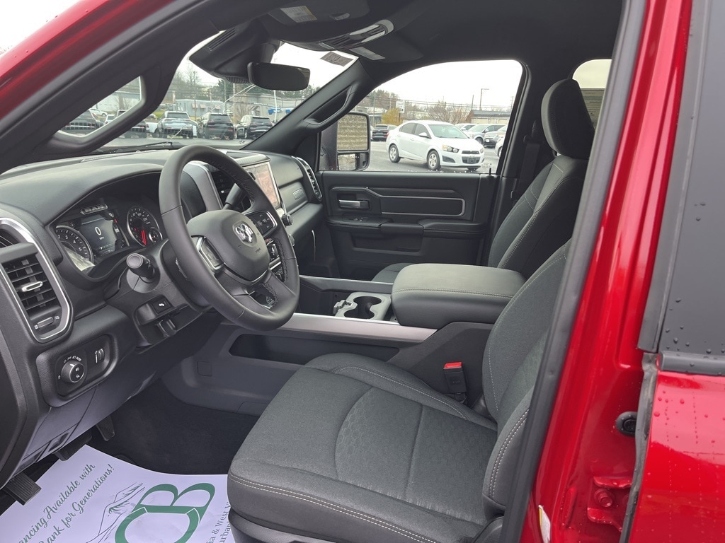 New 2026 Ram 2500 BIG HORN CREW CAB 4X4 6'4 BOX Pickup