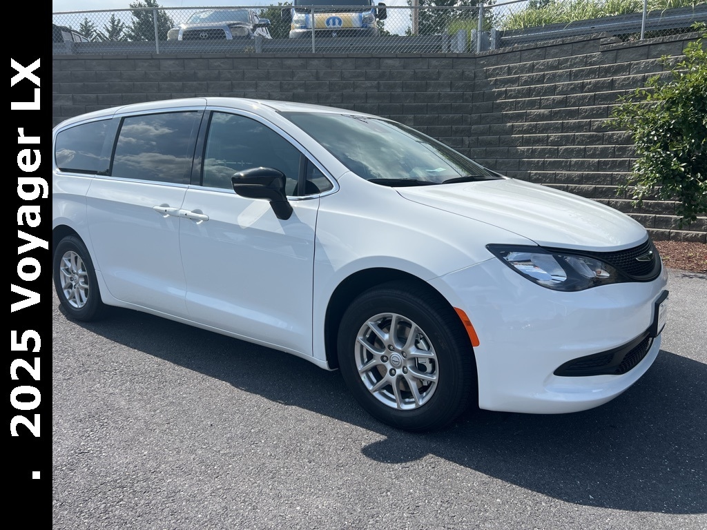 2025 Chrysler Voyager LX