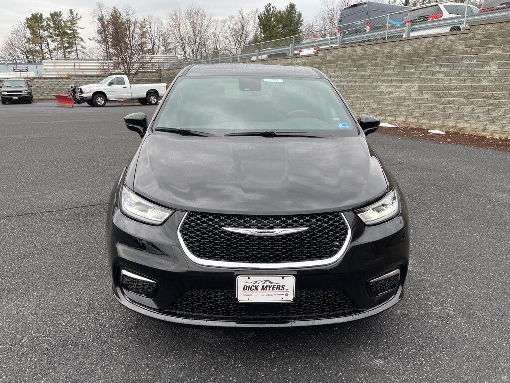 New 2026 Chrysler Pacifica SELECT Passenger Van