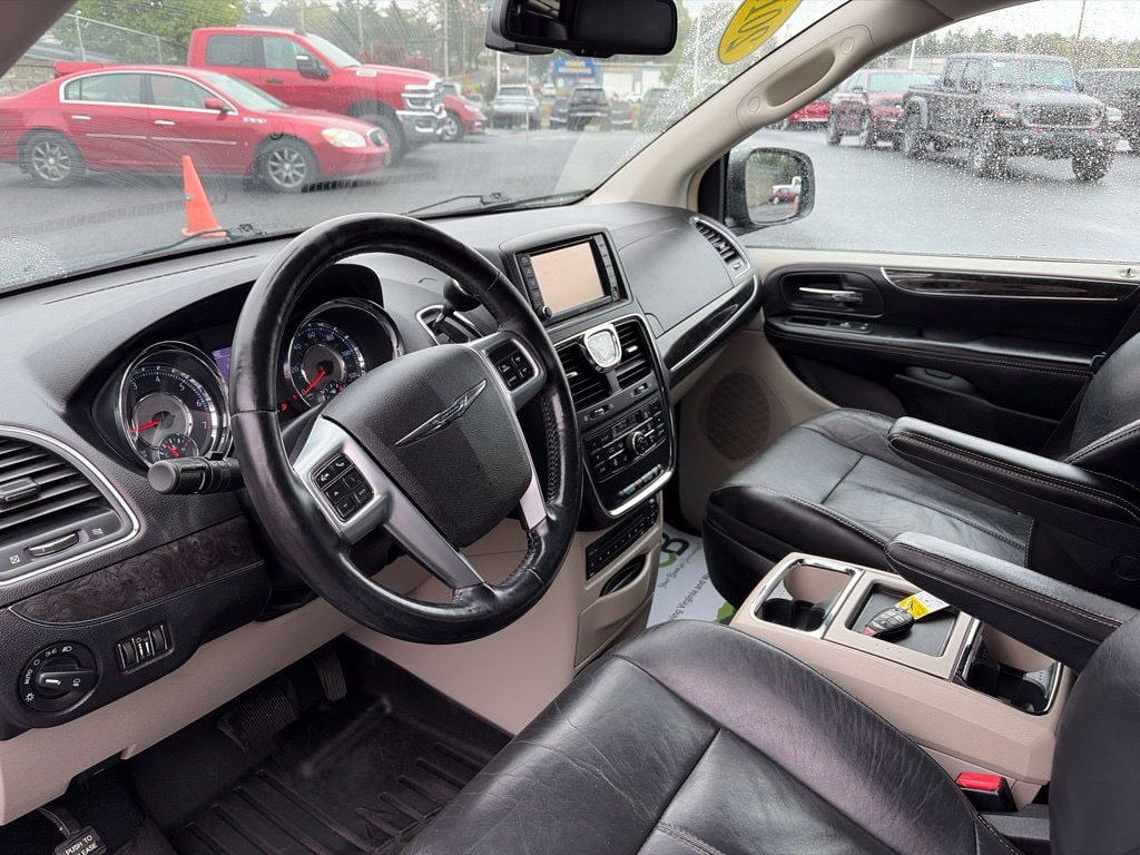 Used 2011 Chrysler Town & Country Limited with VIN 2A4RR6DG7BR681980 for sale in Harrisonburg, VA