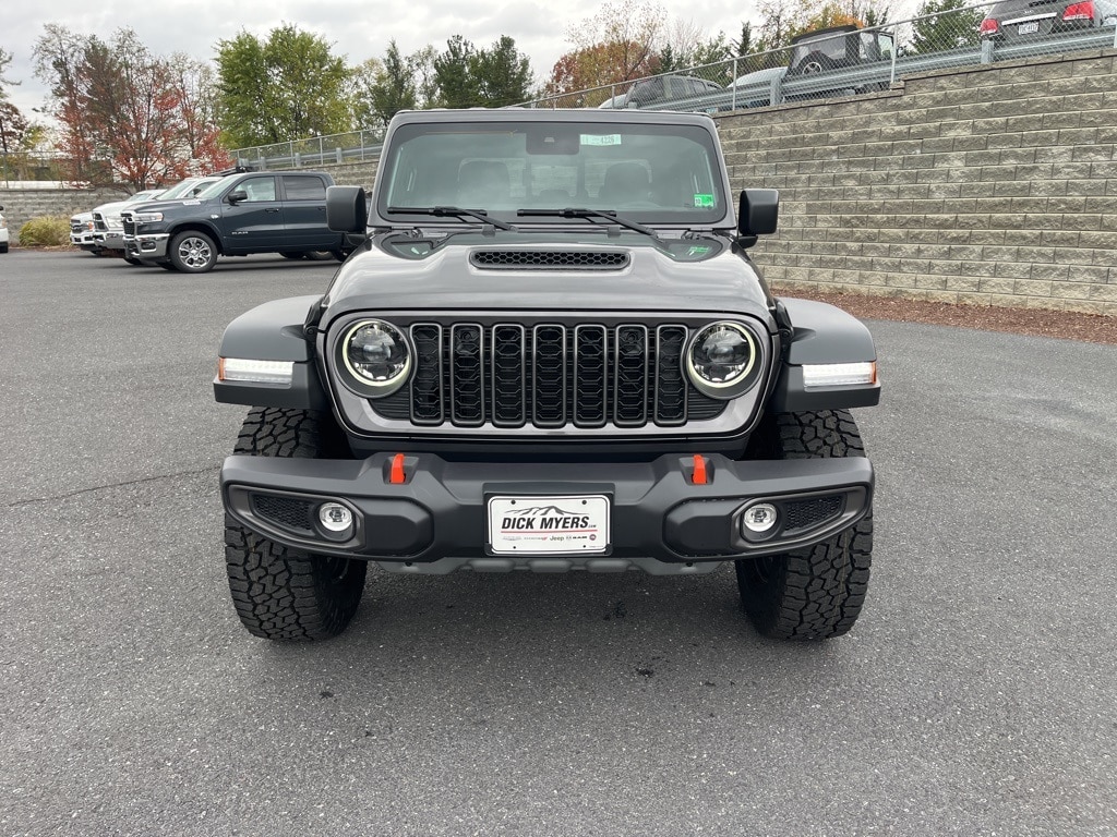 New 2025 Jeep Gladiator MOJAVE 4X4 Pickup