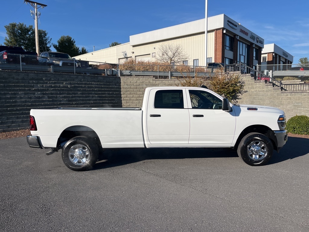 New 2026 Ram 2500 TRADESMAN CREW CAB 4X4 8' BOX Pickup