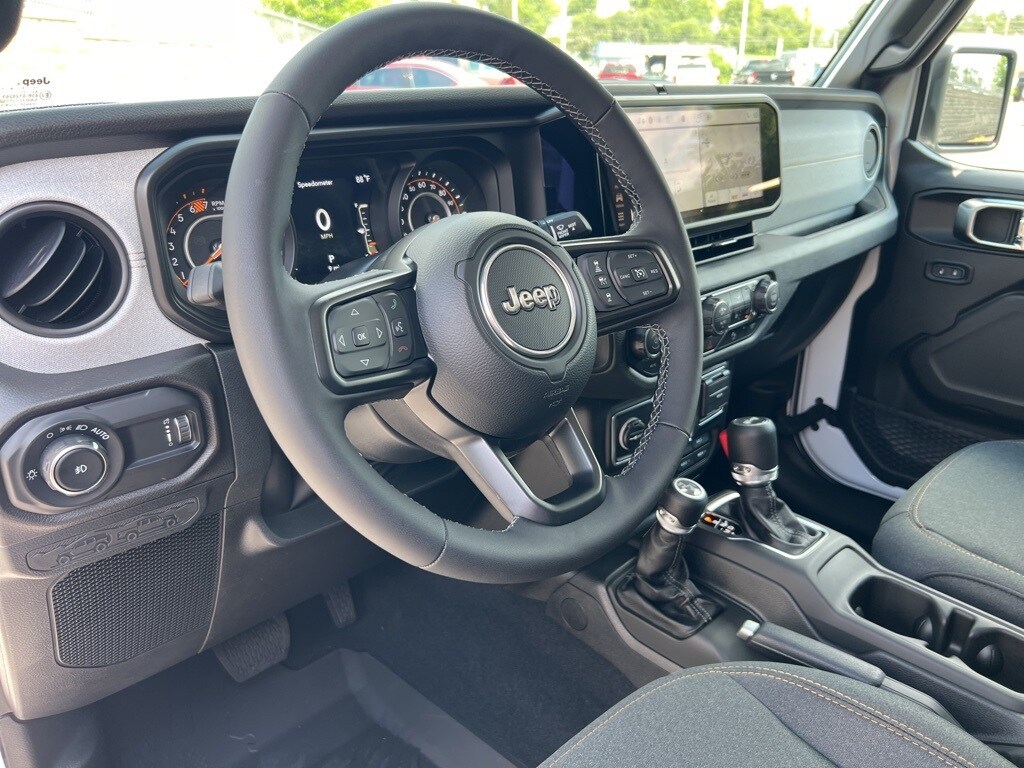 2025 Jeep Wrangler Willys photo 2