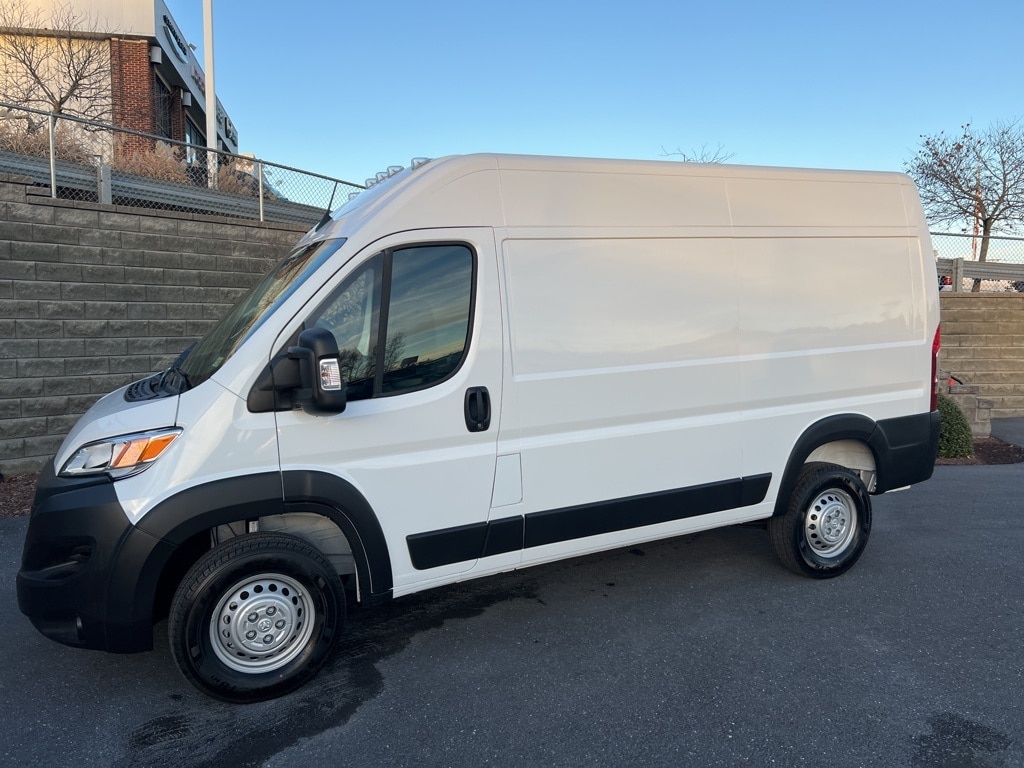 New 2025 Ram ProMaster PROMASTER 1500 TRADESMAN CARGO VAN HIGH ROOF 136' Cargo Van