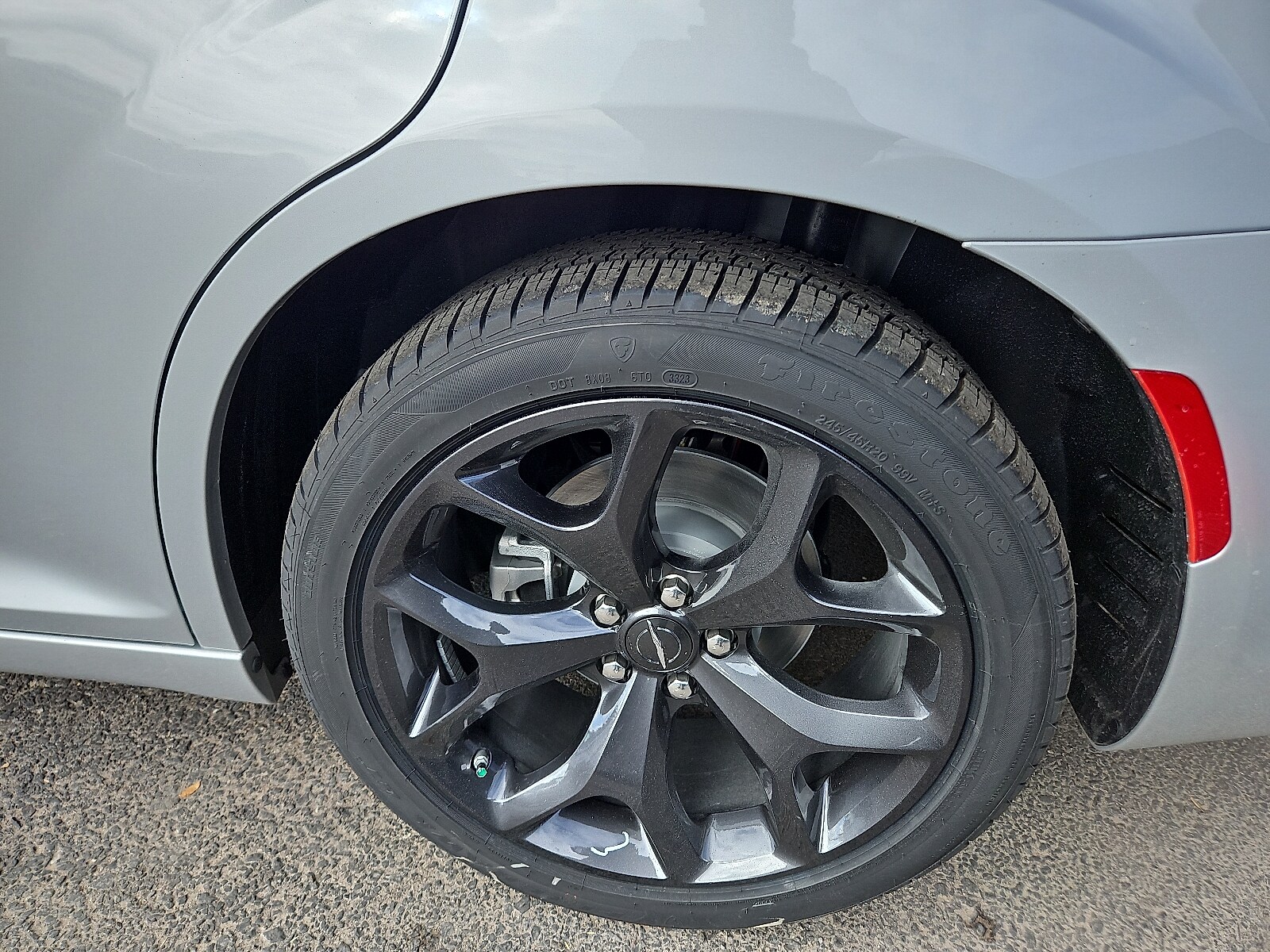 2023 Chrysler 300 S photo 4