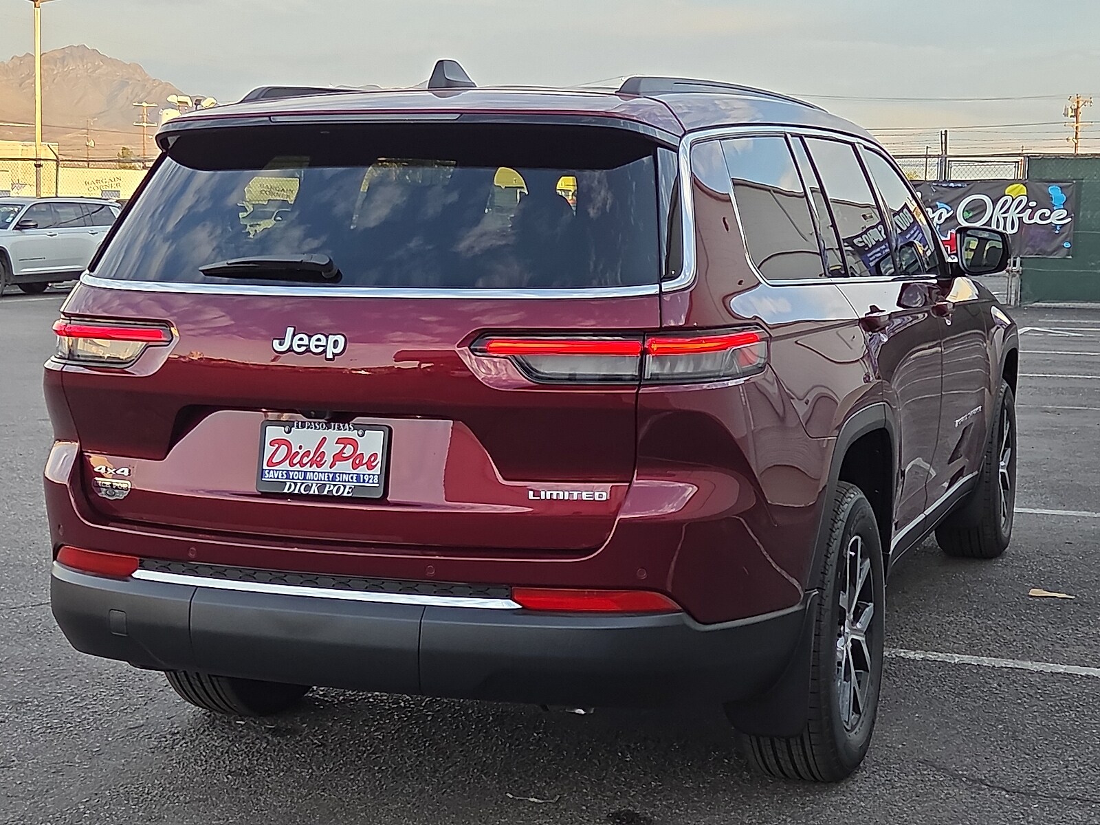 2025 Jeep Grand Cherokee Limited photo 4