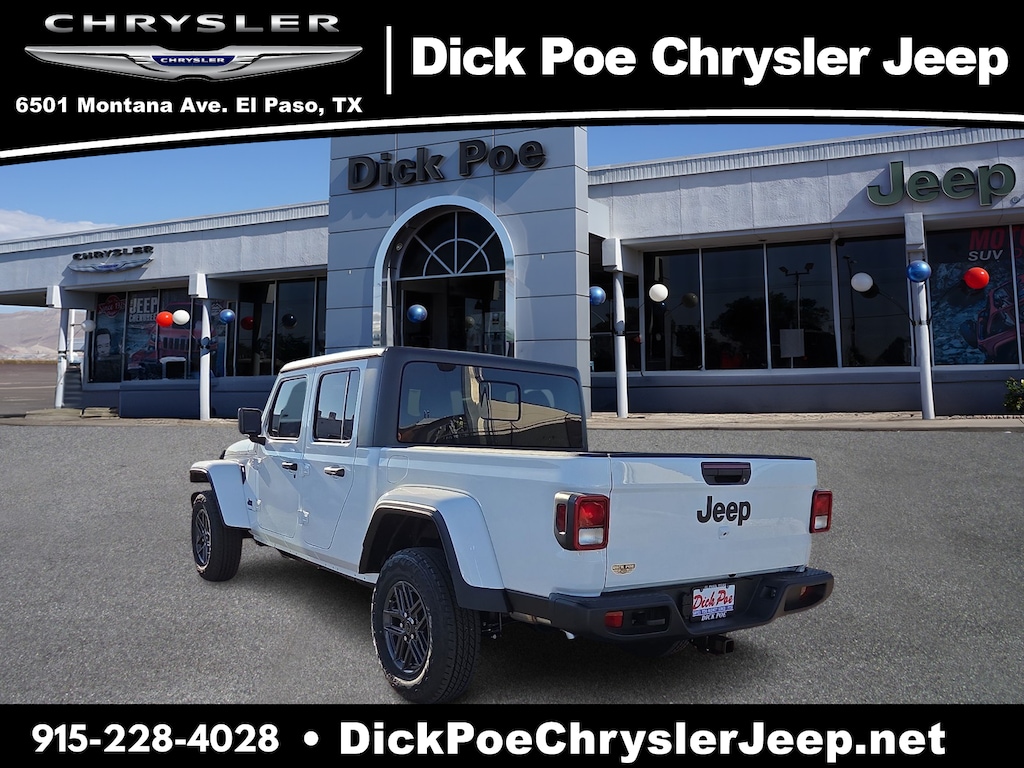 2026 Jeep Gladiator Sport S photo 2