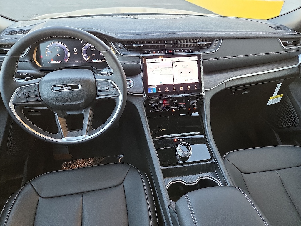 2025 Jeep Grand Cherokee Limited Sport photo 4