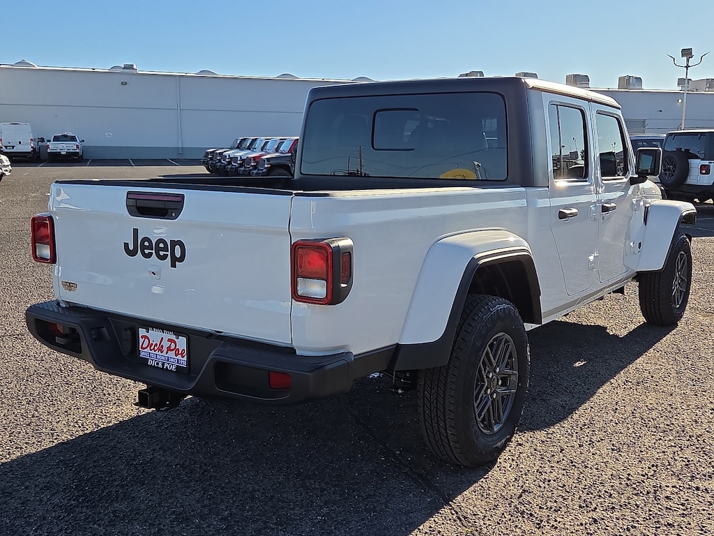 2026 Jeep Gladiator Sport S photo 3