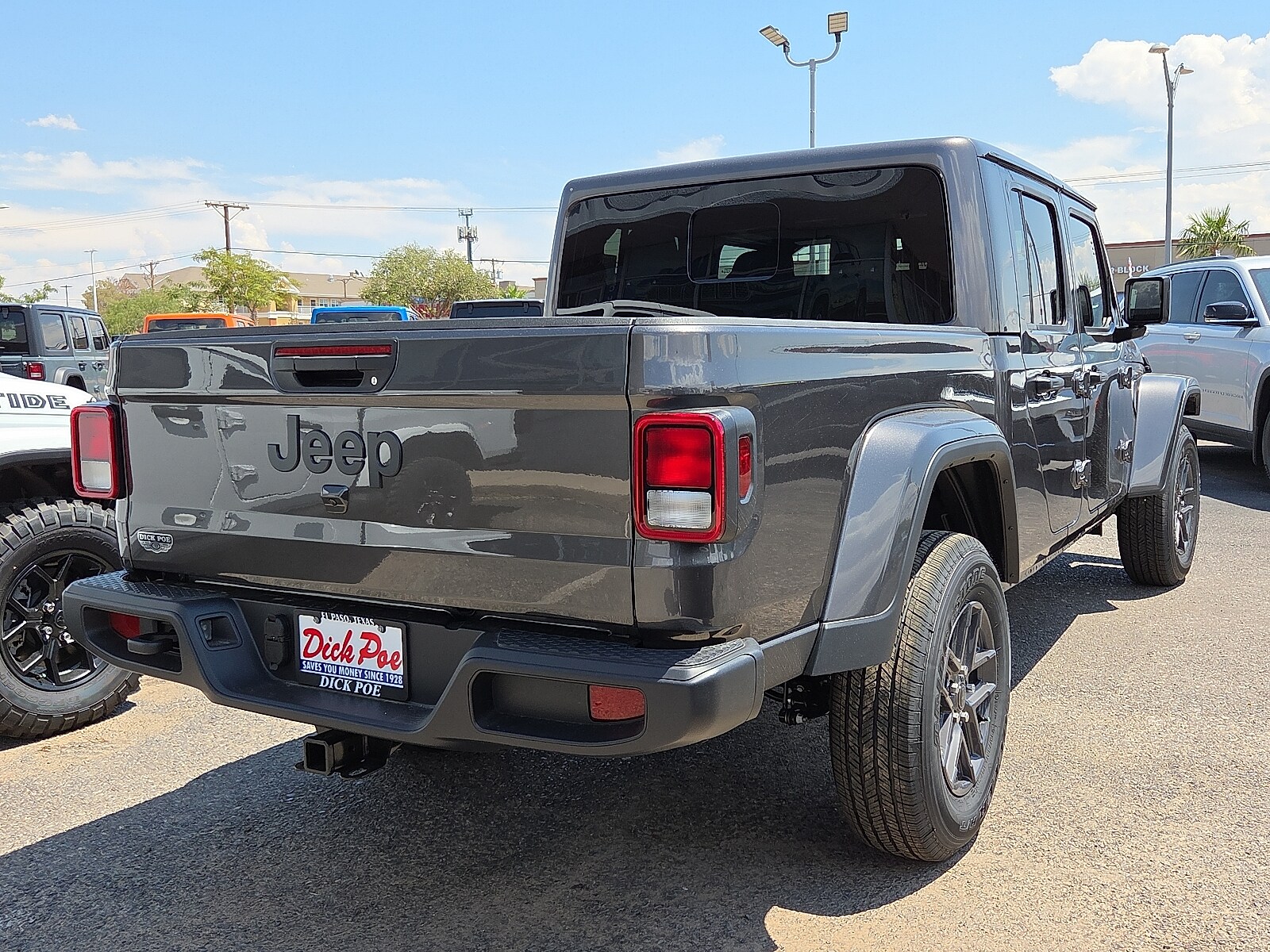2025 Jeep Gladiator Sport S photo 4