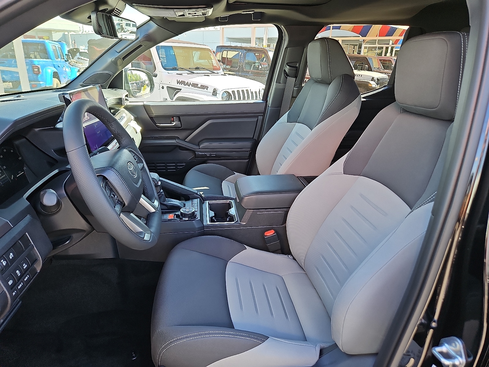 2025 Toyota Tacoma TRD Off Road - Photo 9