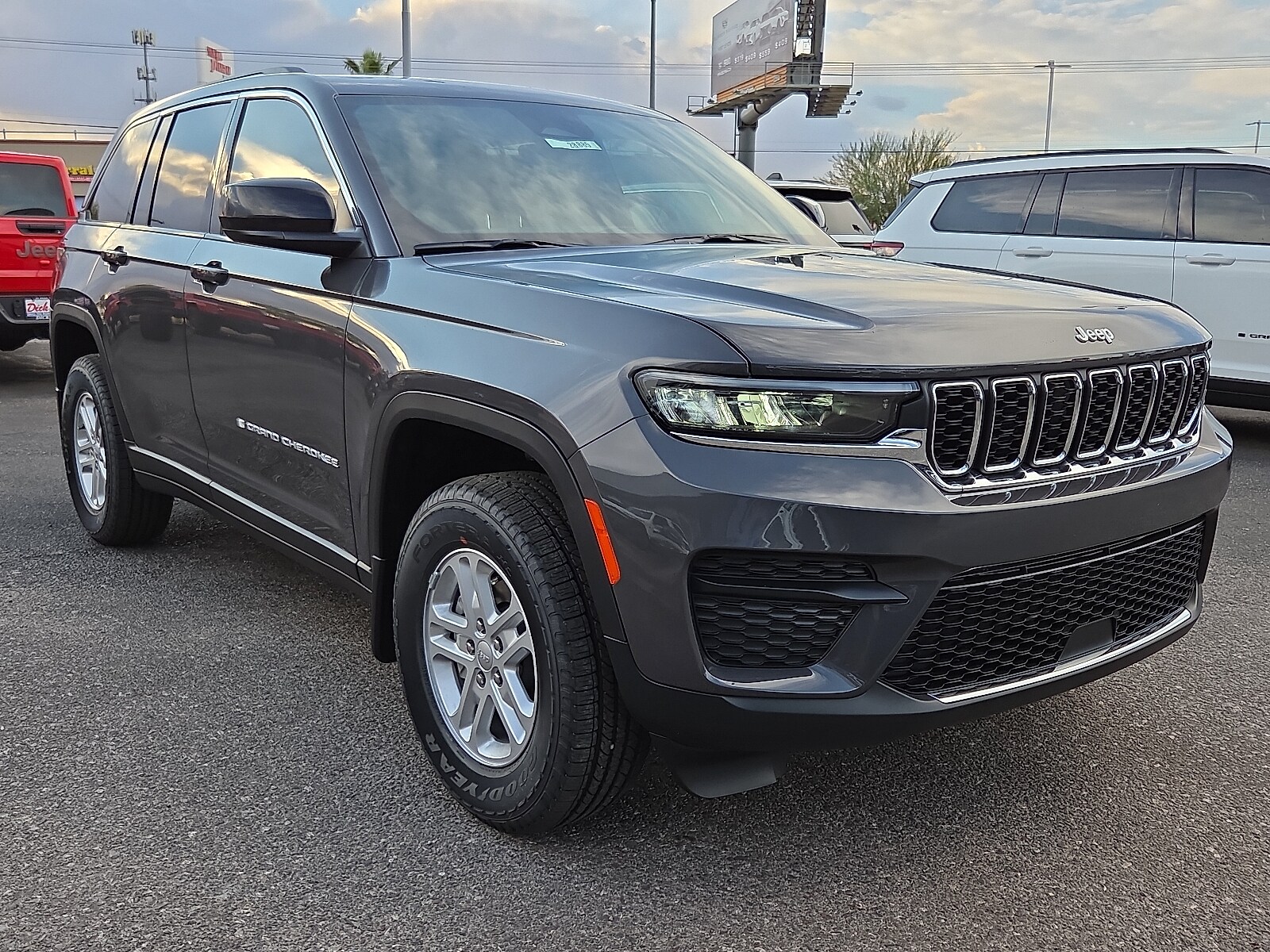 2025 Jeep Grand Cherokee L photo 4