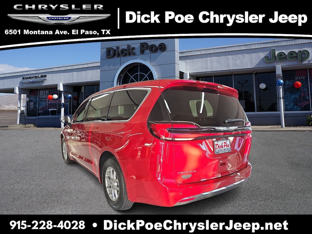 2026 Chrysler Pacifica photo 3