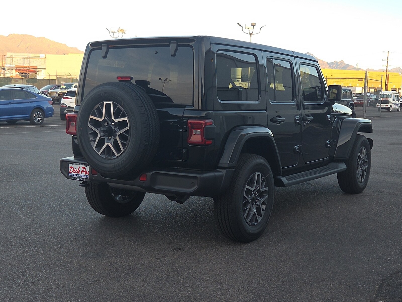 2025 Jeep Wrangler Sahara Sport photo 4