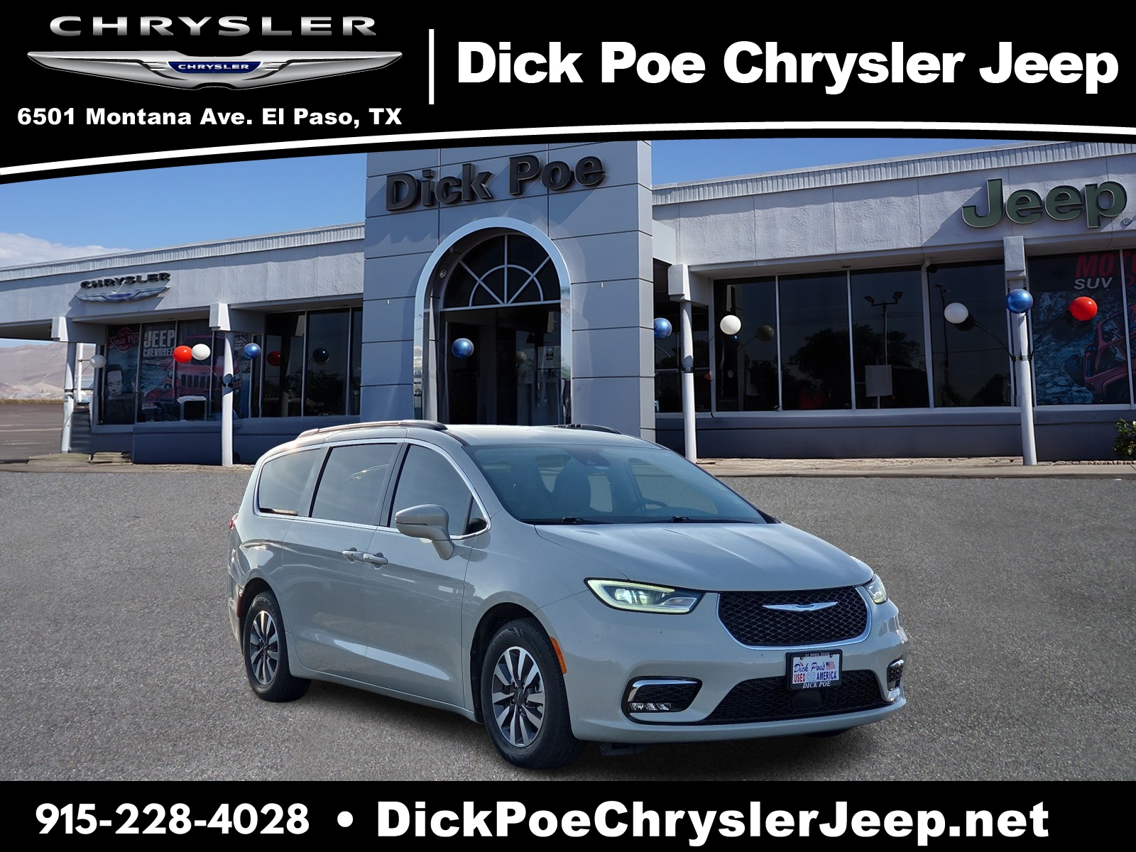 2021 Chrysler Pacifica Hybrid Touring's photo