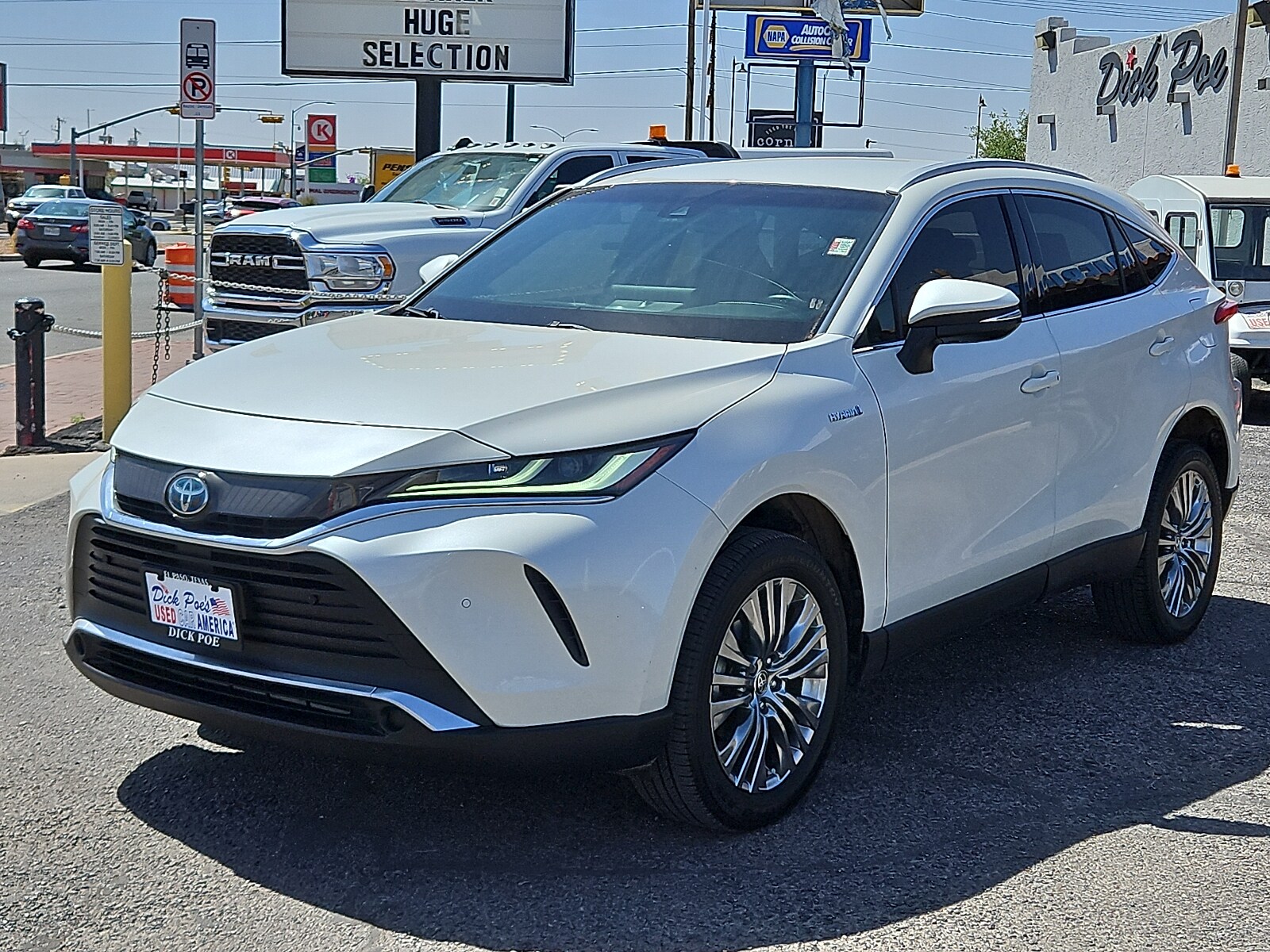 2021 Toyota Venza LE photo 2