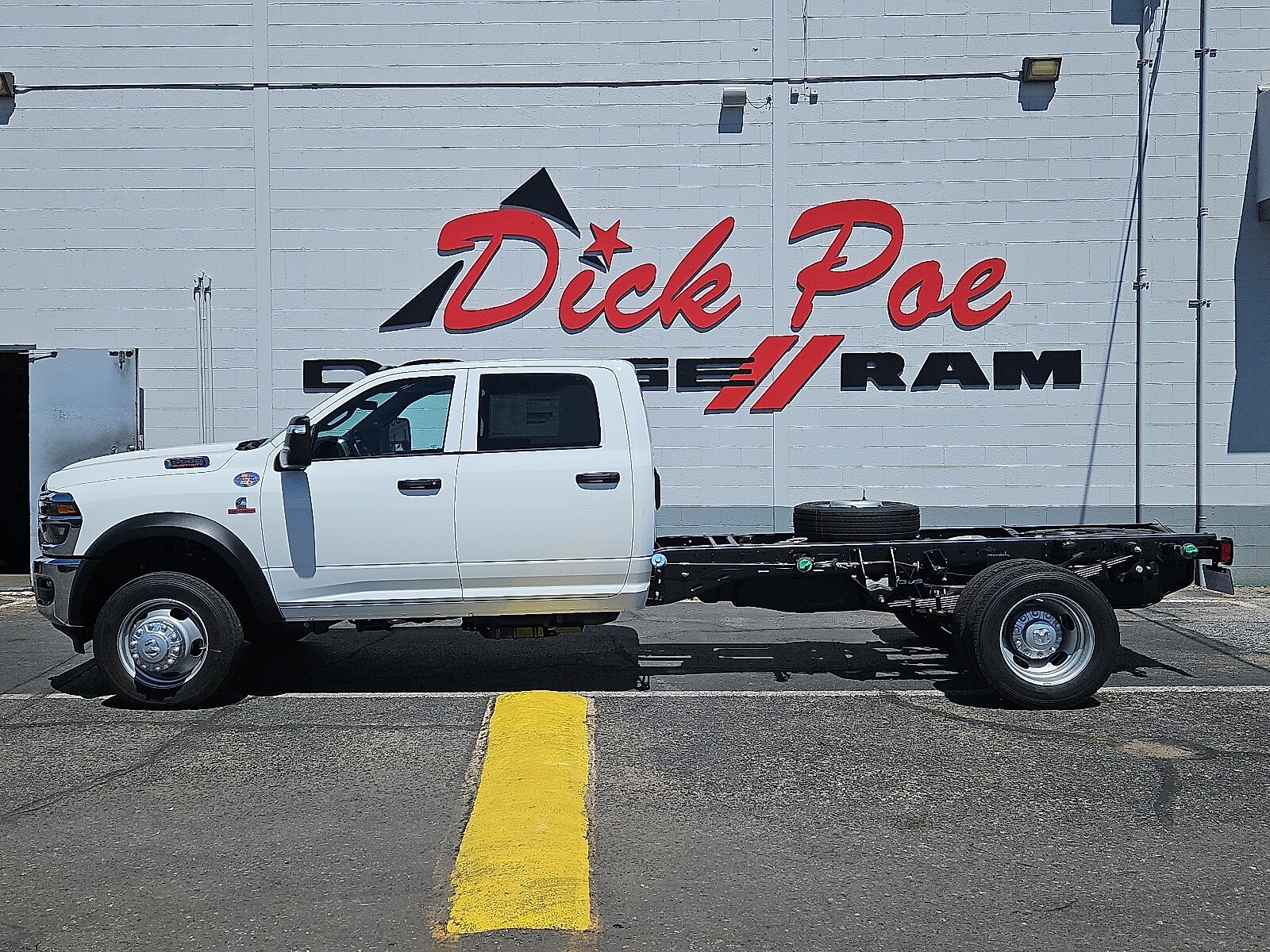 2026 Ram 5500 Tradesman photo 2