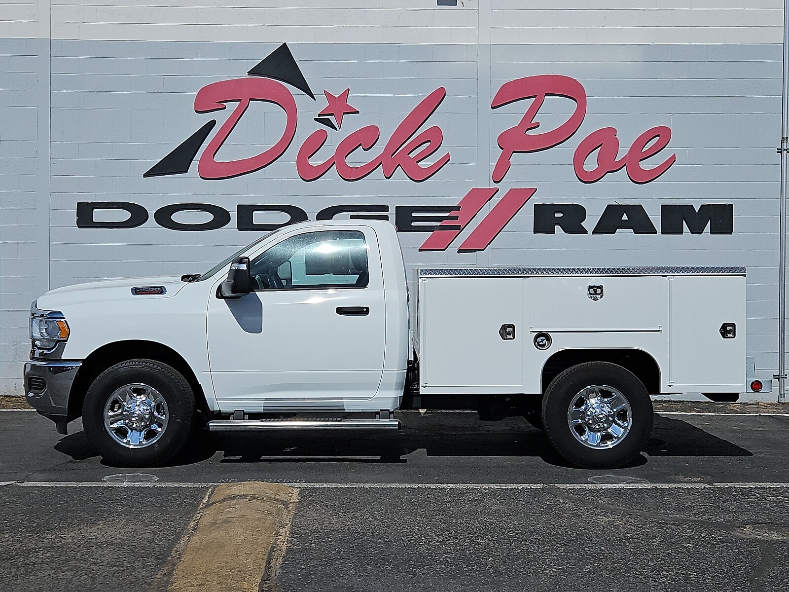2024 Ram 2500 Tradesman photo 2