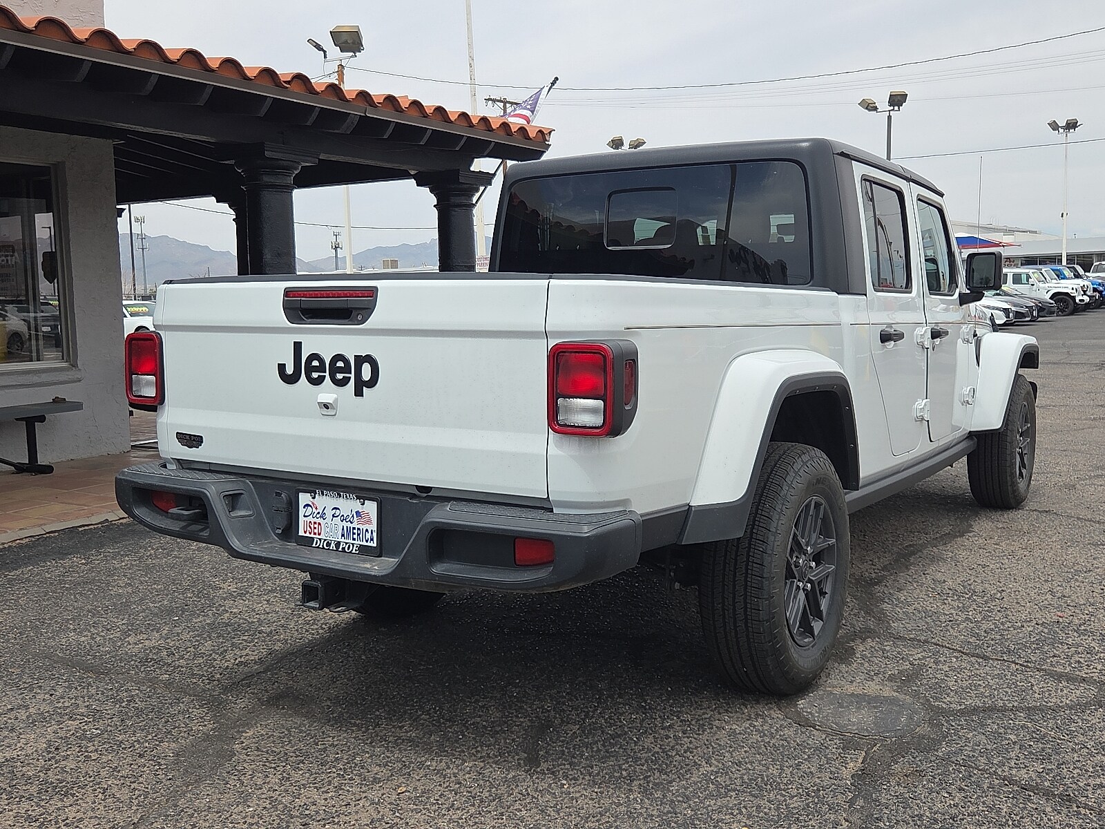 2023 Jeep Gladiator Sport S photo 3