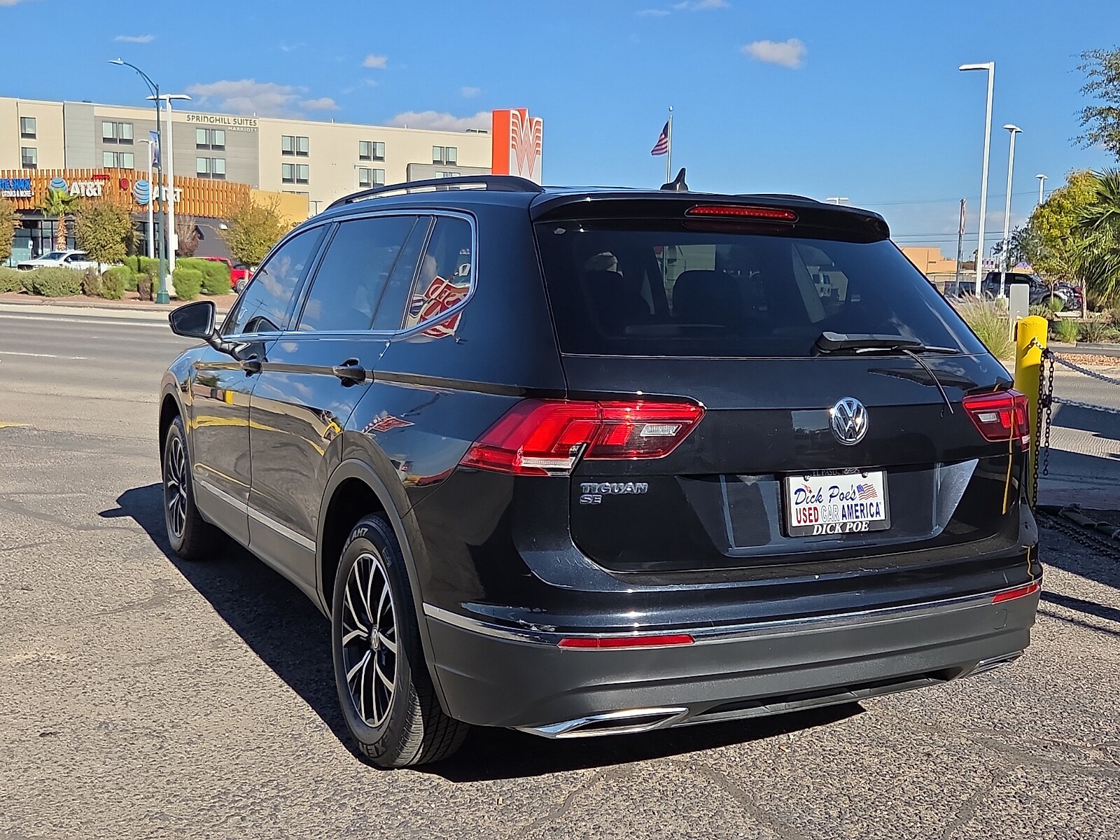 2021 Volkswagen Tiguan SE photo 3